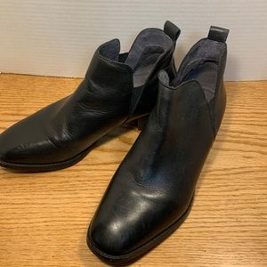 Seychelles Black Leather Ankle Boot Excellent Condition Perfect Fall Fit